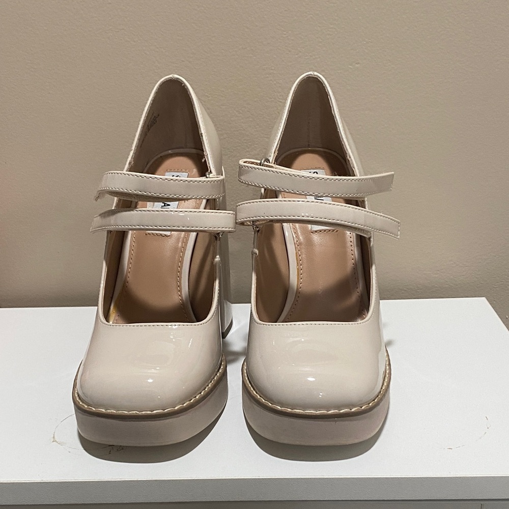 New Steve Madden Elegant Cream Mary Jane Heels W7